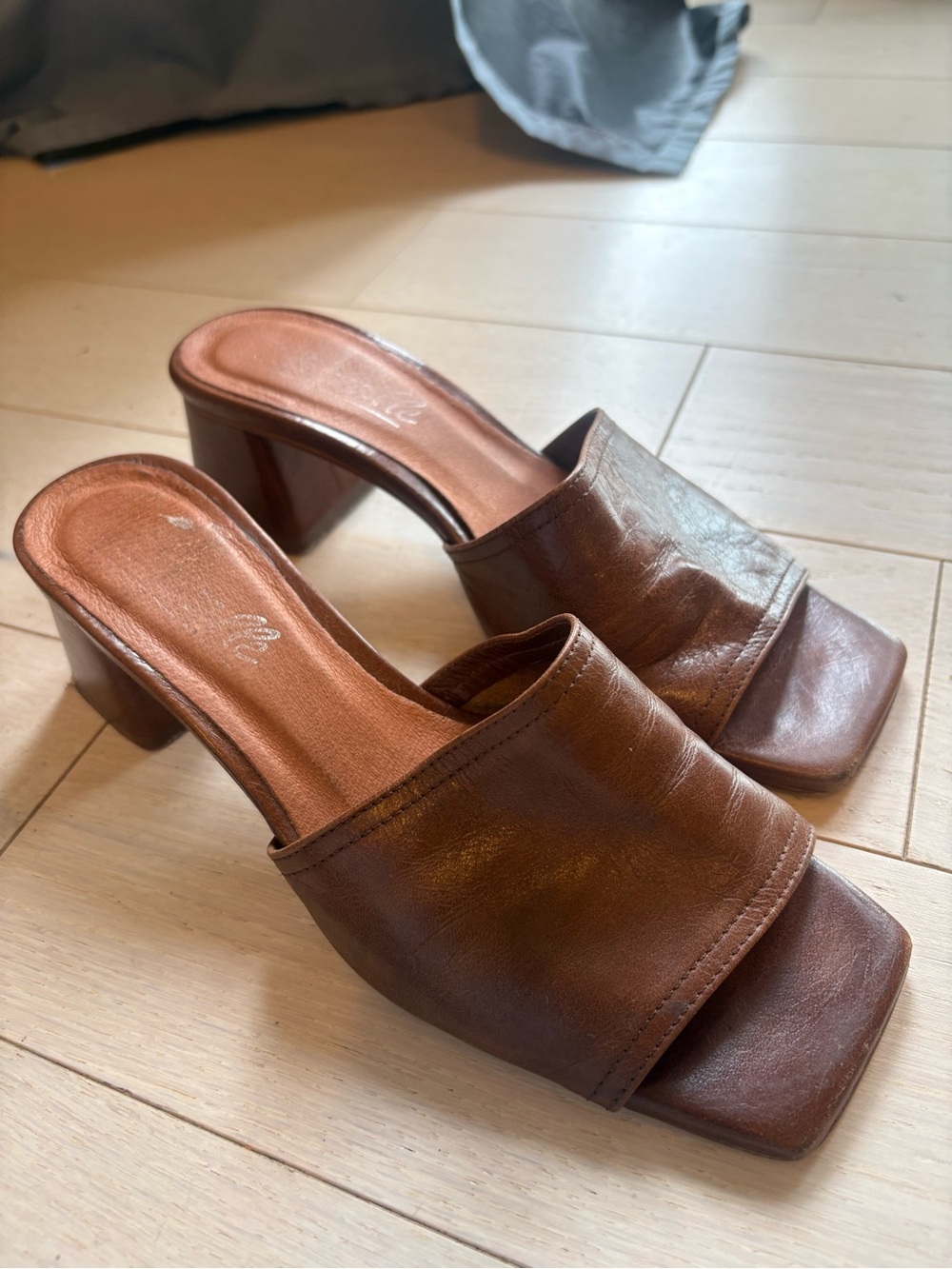 L'INTERVALLE Brown Leather Square-Toe Block Heel Mules - Picture 2 of 3